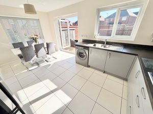 Cuddington Grove Rossmore